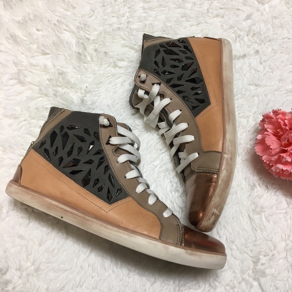 ❌SOLD❌ Sam Edelman Holden Studded Cap Toe Hightop - Picture 4 of 8